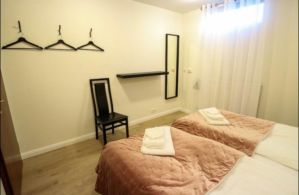 Hôtel 10B Gamla Laeknishusith Hg15108 à Saudarkrokur Extérieur photo